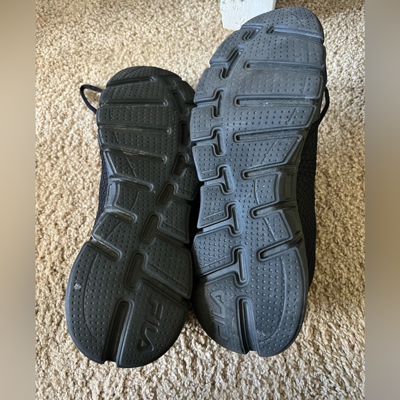 🎉EUC🎉Fila - Picture 3 of 5